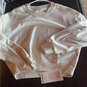Lululemon Perfectly Oversized cropped crew softstreme color Bone NWT size 2